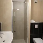 Enzo Diane - Logis מלון 3*