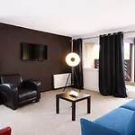 Enzo Diane - Logis מלון אמנוויל