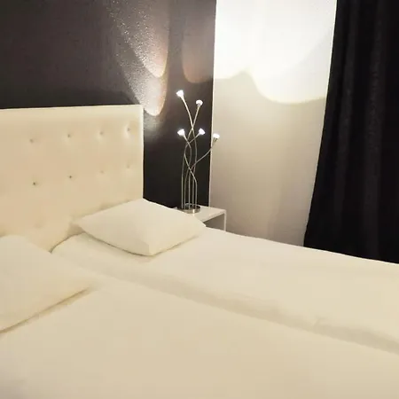 Enzo Hotels Diane - Logis Amneville Hotel