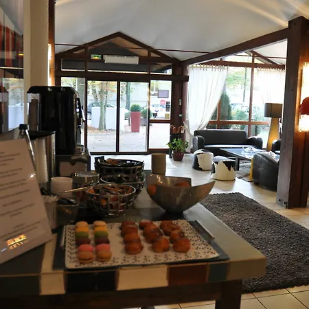 Enzo Diane - Logis 酒店 岩尼维利