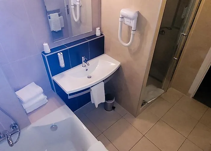 Enzo Diane - Logis Амневиль