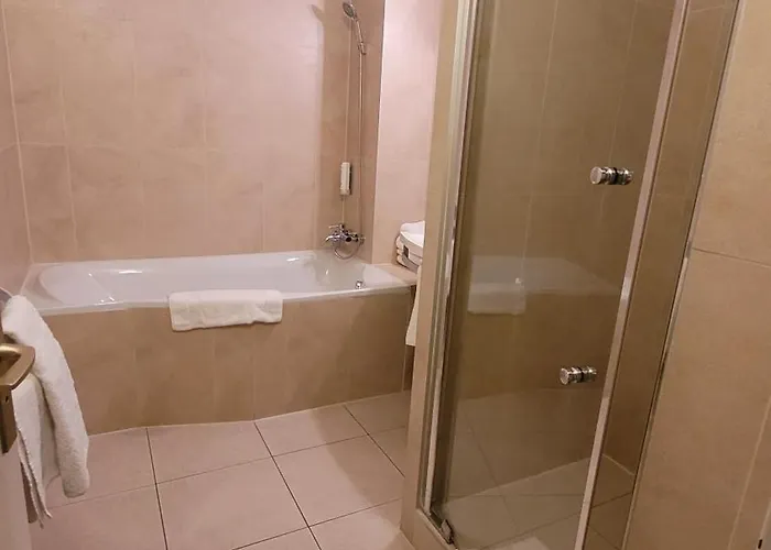 Enzo Diane - Logis 3* Амневиль