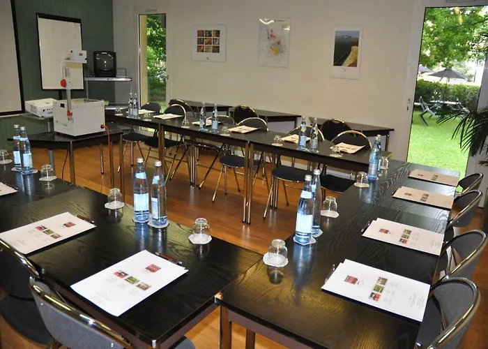 Отель Enzo Diane - Logis Амневиль