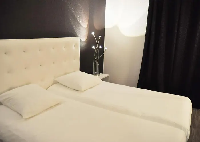 Enzo Diane - Logis Отель